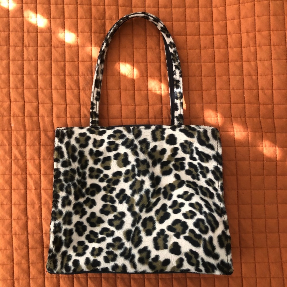 Leopard faux-fur purse